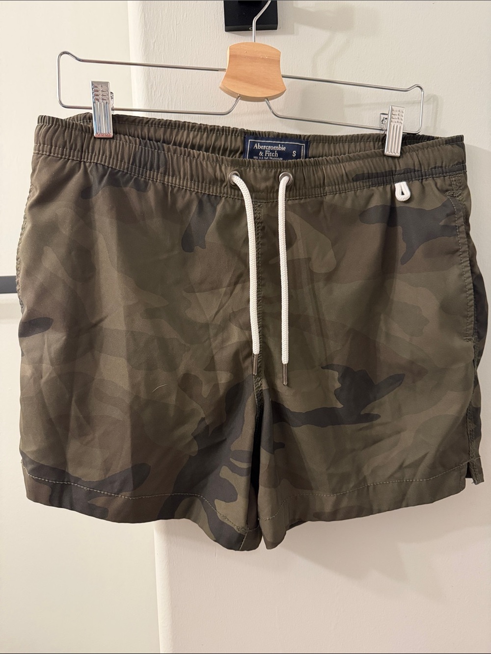 Abercrombie & Fitch Olive Green Camo Swim Shorts 4.5” inseam